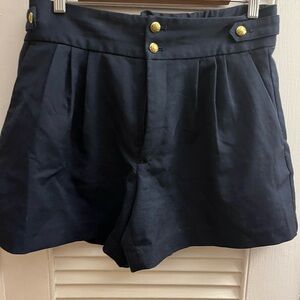 Banana Republic High Waist Blue and Gold buttons Pleated Shorts. Size 8.